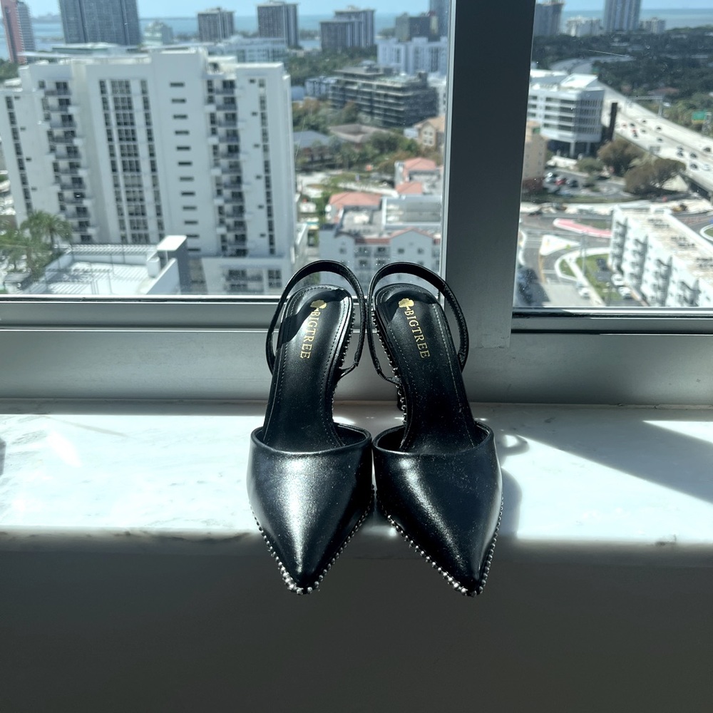 Black Sling Back Pumps